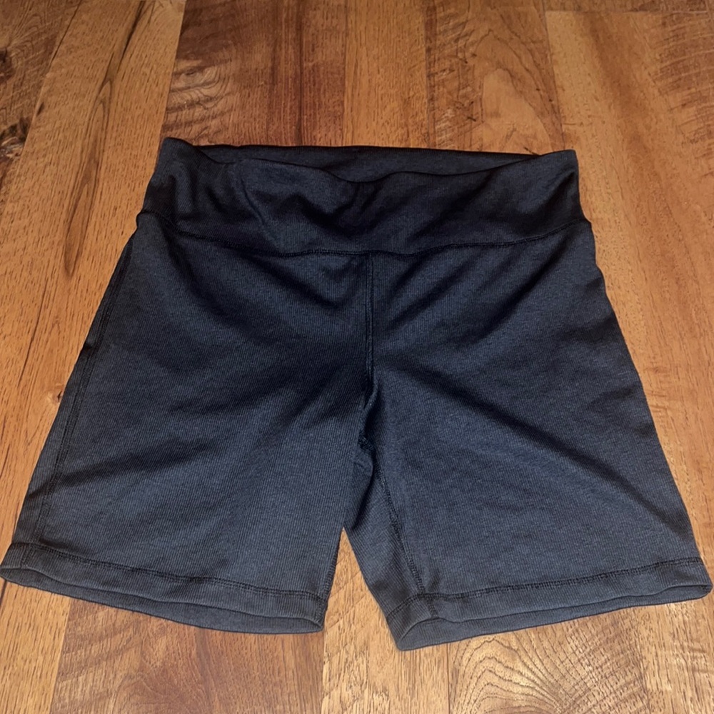 Gap Fit Woman’s Black Biker Shorts Size XL